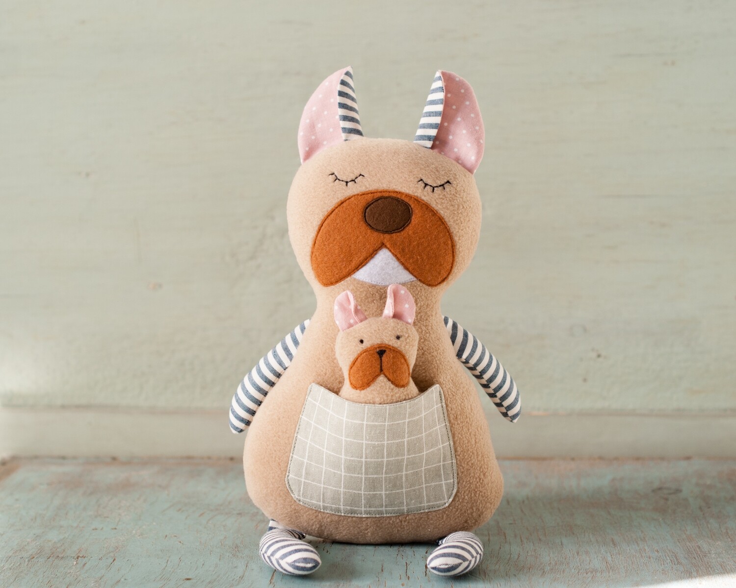 Bulldog with baby. Sewing pattern PDF