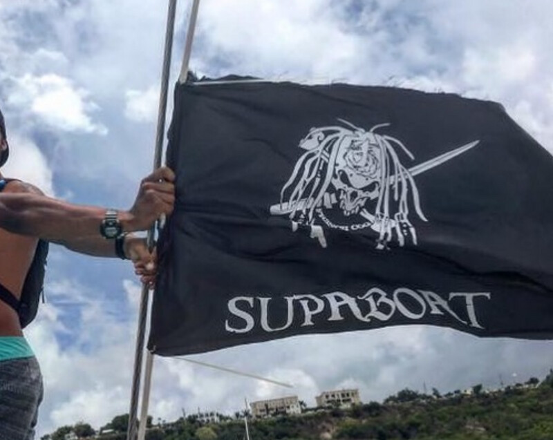 3 Drapeaux avec hampe