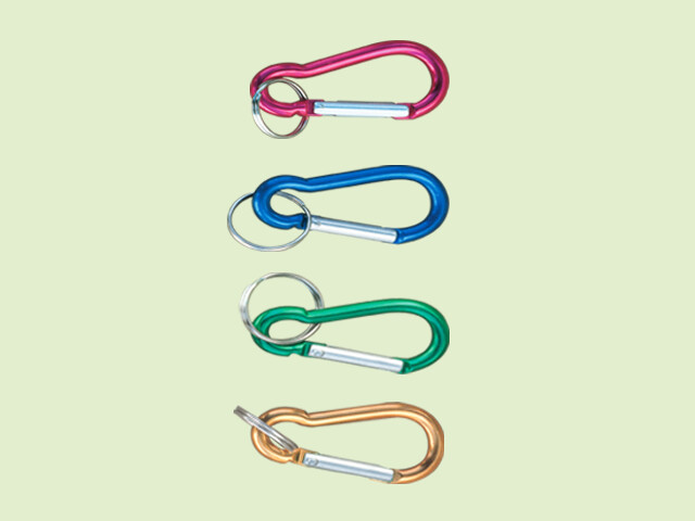 LLAVERO MOSQUETON COLORES SURTIDOS 6CM.