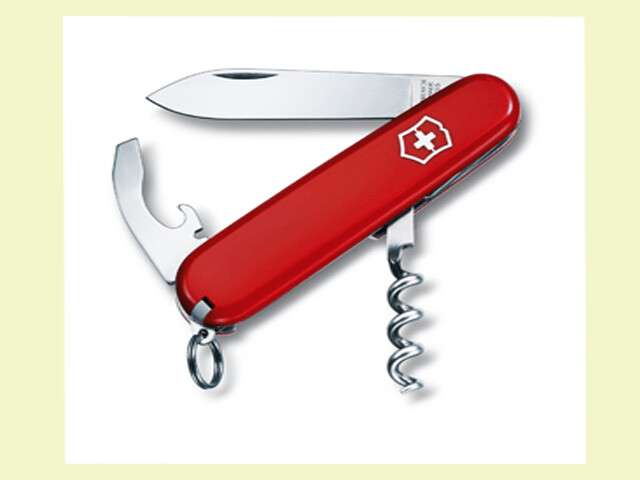 NAVAJA VICTORINOX 9 USOS ROJA 8.5 cm/mango