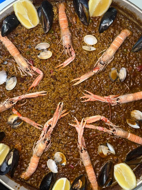Paella mixta (mínim 2r.) Paella mixta (mínim 2r.)