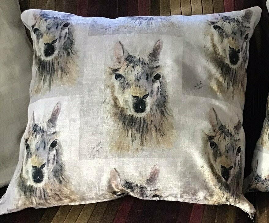 Cushions       Velvet   52 x 52 cm   hollowfibre stuffing
