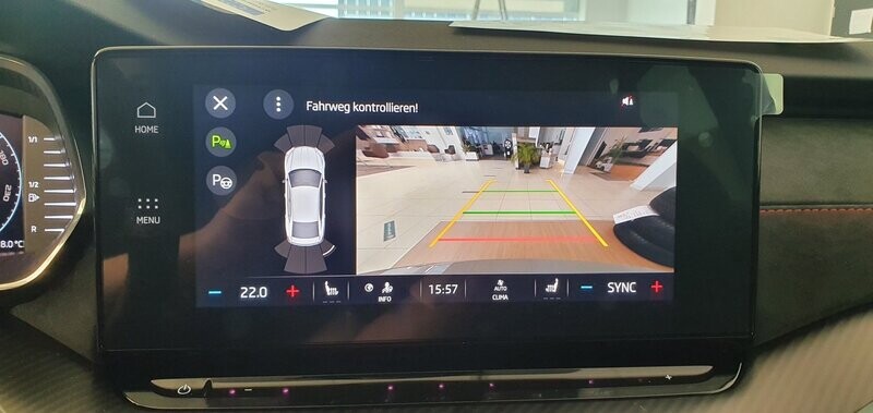 Rückfahrkamera mit dynamischen Hilfslinien für Octavia IV Rückfahrkamera mit dynamischen Hilfslinien für Octavia IV