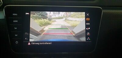 Rückfahrkameraset mit dynamischen Hilfslinien (Grifftaster mit abgerundeten Ecken) für den Kodiaq, Karoq, Superb III (Superb ab 02.04.2018) Scala und Kamiq.