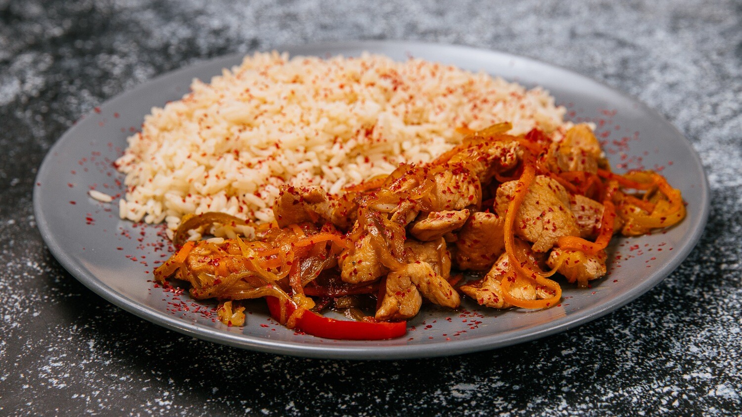 Στο Wok κοτόπουλο.