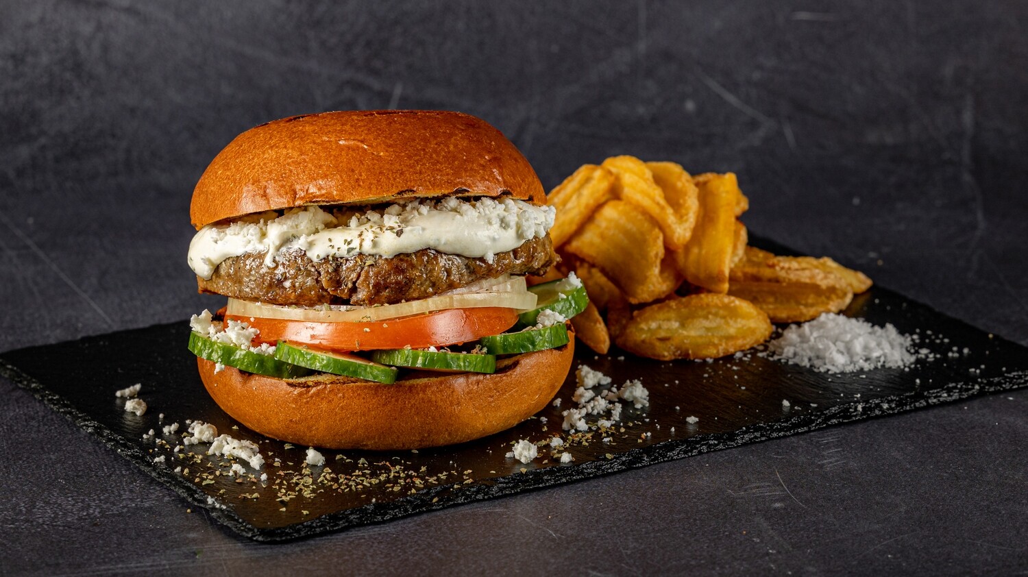 Greek Burger με 100% Black Angus