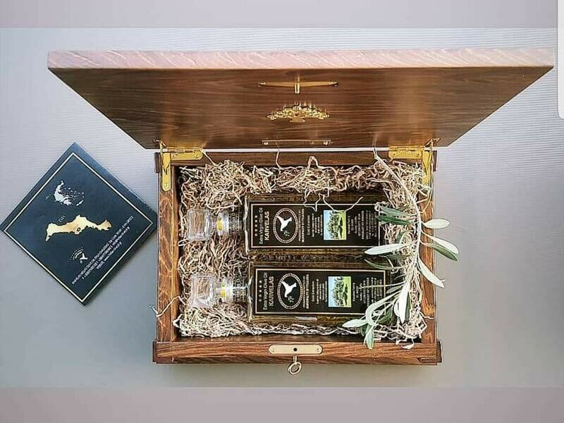 200 ml two bottles and it is also available inside in handmade olive wood gift box