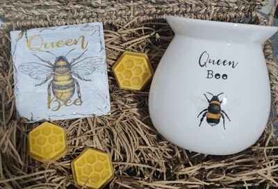 The Queen Bee Wax Melter Gift Set The Queen Bee Wax Melter Gift Set