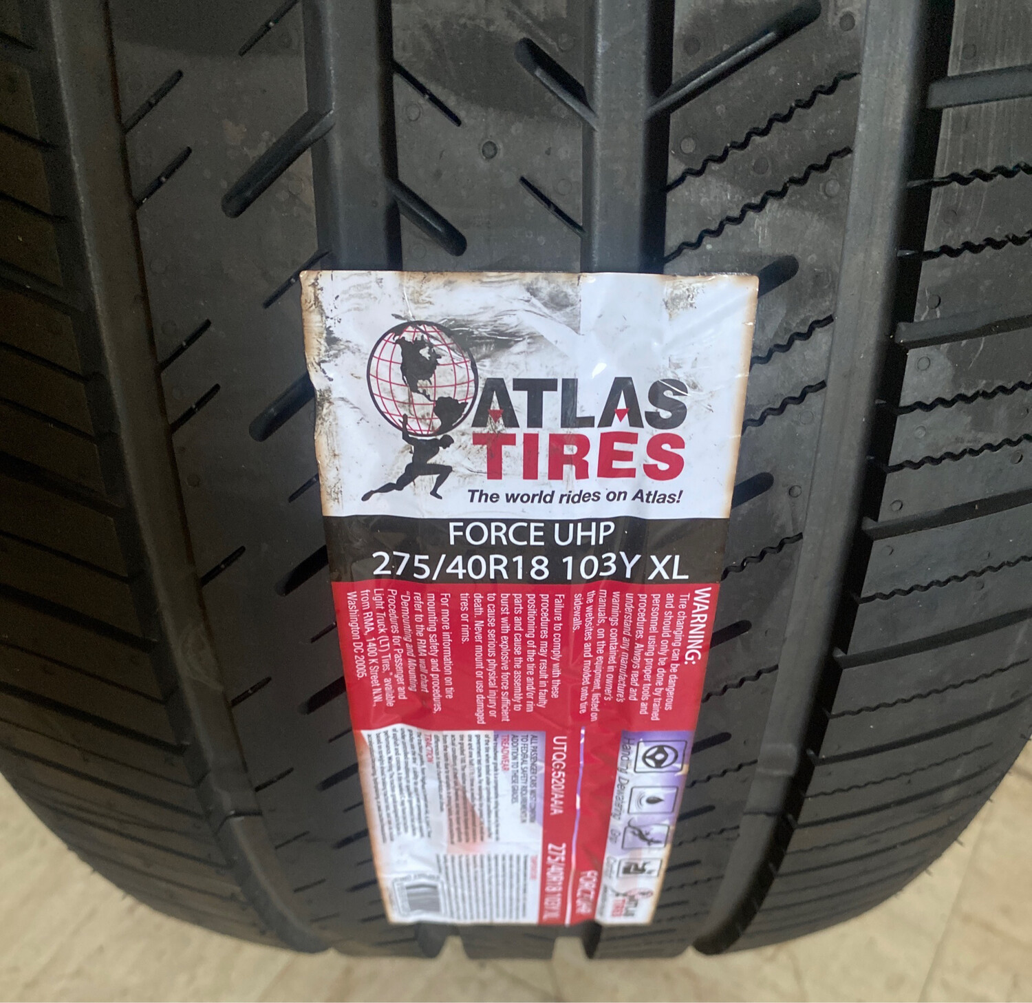 275/40r18 Tire
