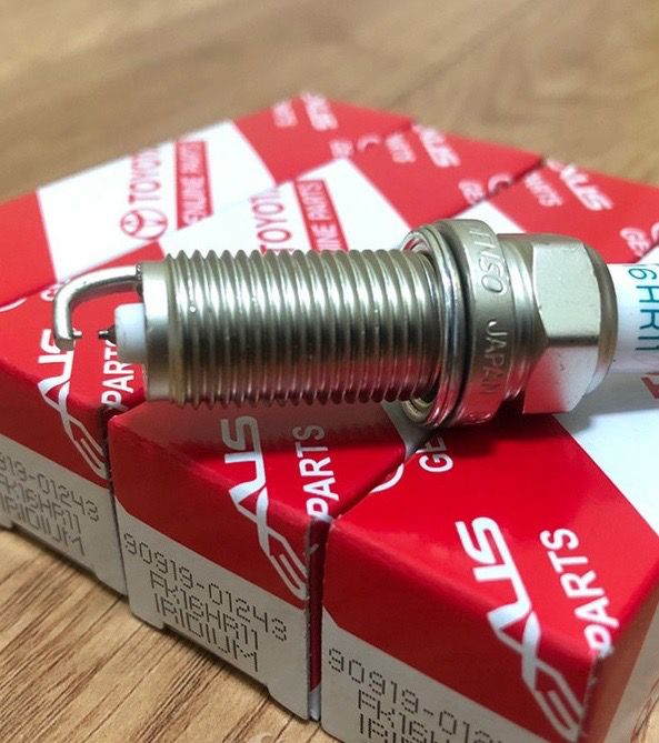 Toyota Genuine Spark Plugs 90919-01243 Singles