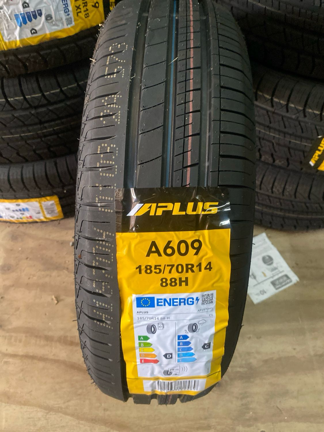 185/70R14 Tire