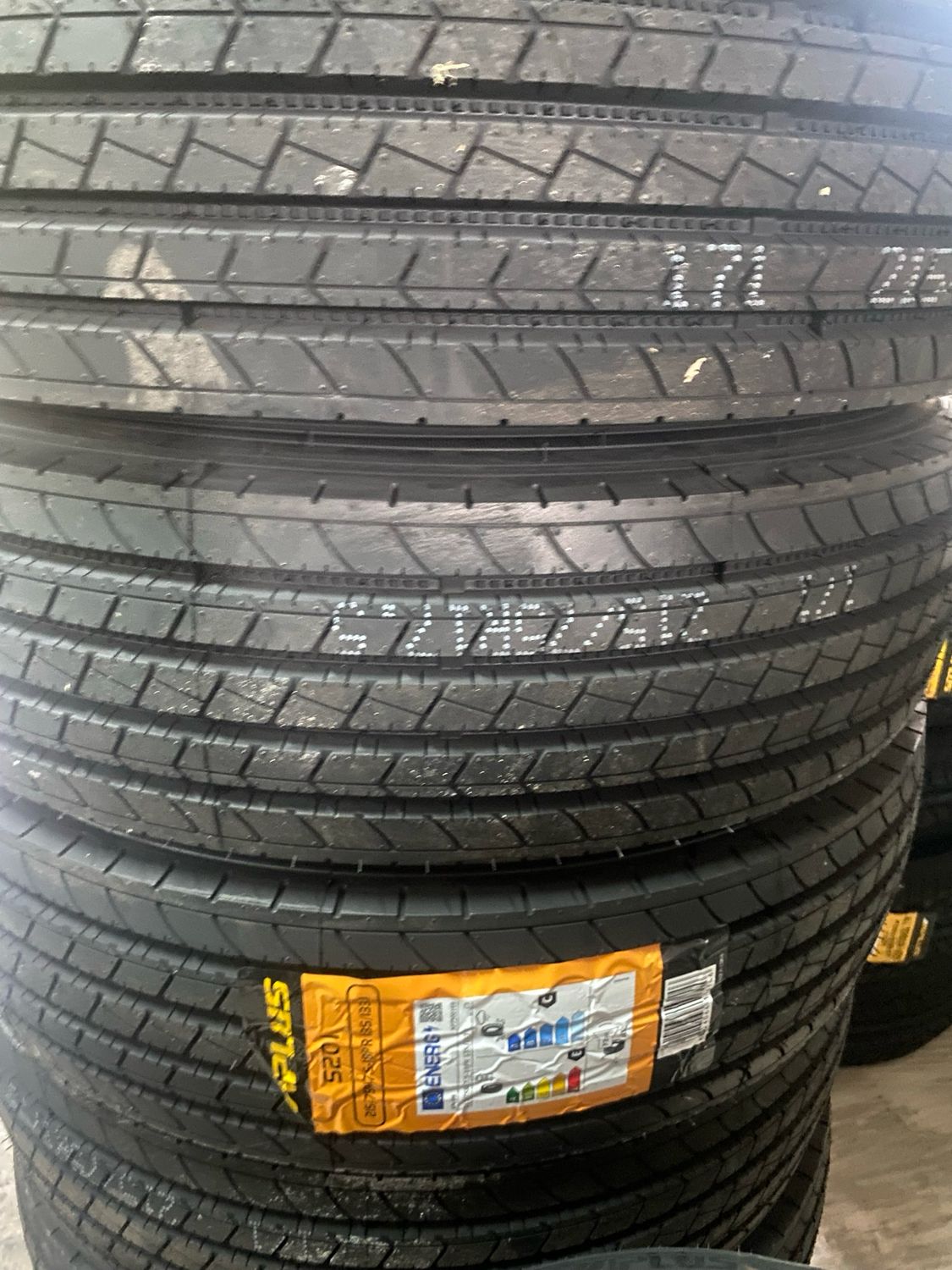 215/75r17.5 -135/133j A plus