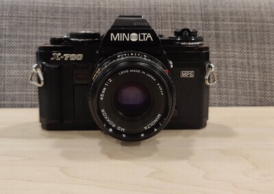 Minolta X700 + 45mm f2.0