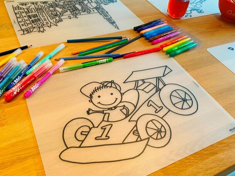 Edwali Herkleurbare placemat - Formule 1 Max + gratis waskrijtjes Edwali Herkleurbare placemat - Formule 1 Max + gratis waskrijtjes
