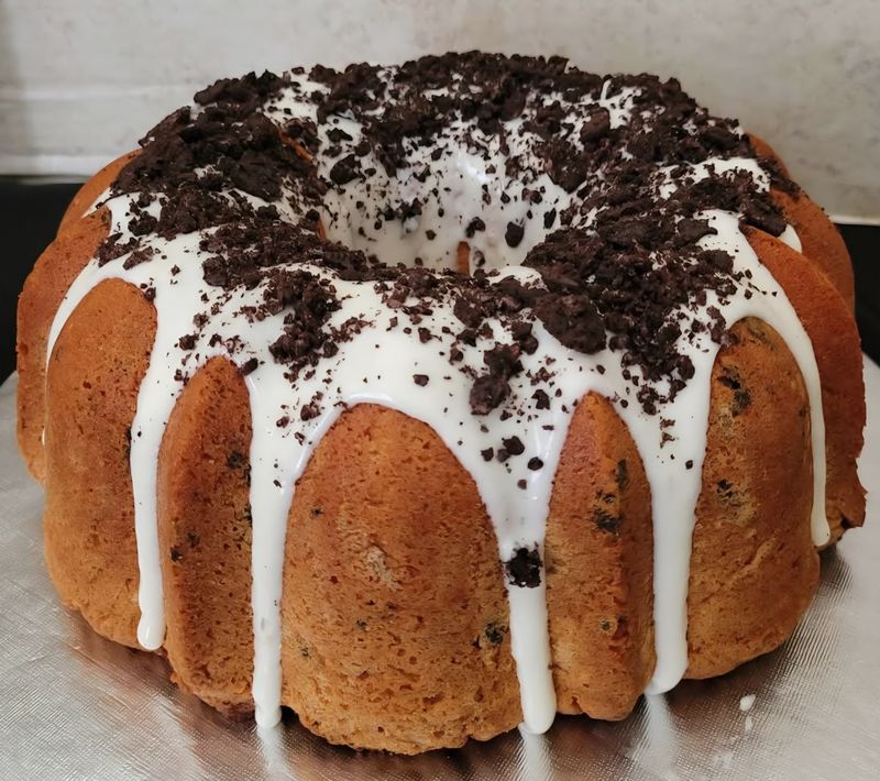 Cookies and Cream Pound Cake