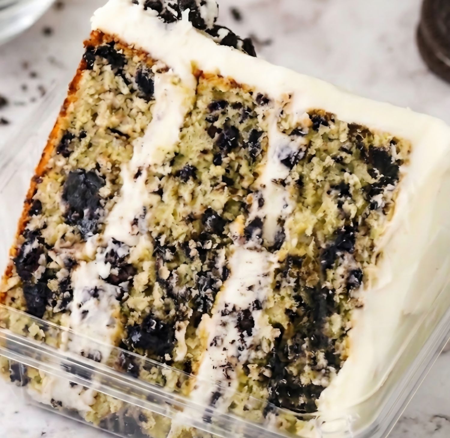 Cookies &amp; Cream Cake Slice