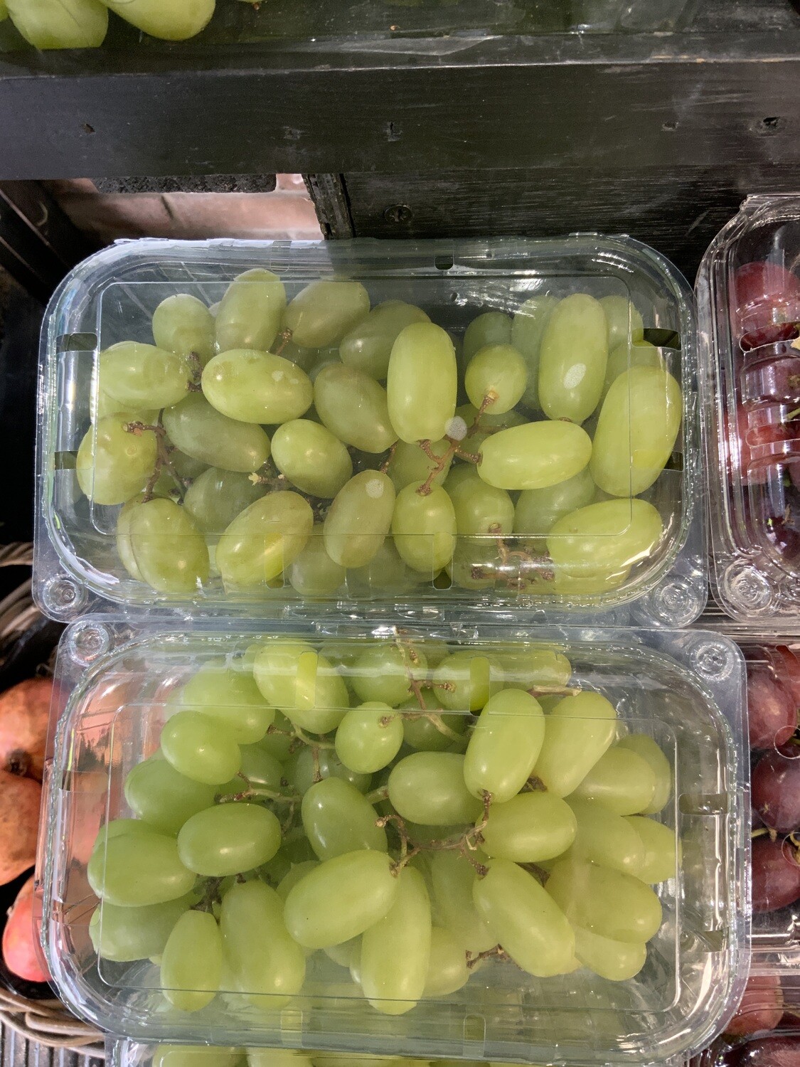 Seedless Green Grapes. Punnet