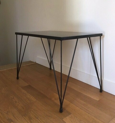 Table basse pieds Eiffel - verre noir, 1960