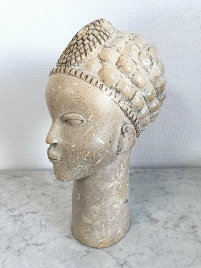 Tête africaine en pierre, début 20ème
