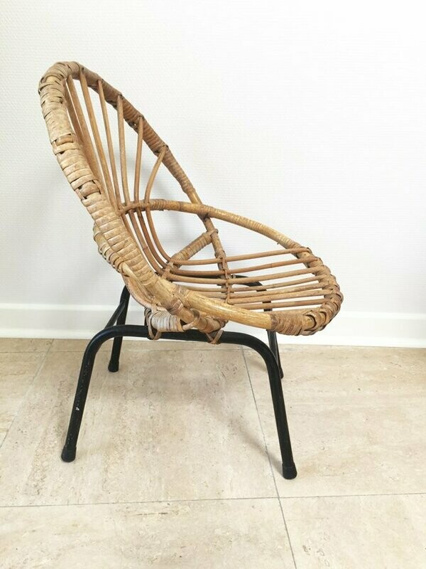 Fauteuil enfant corbeille rotin métal, 1960