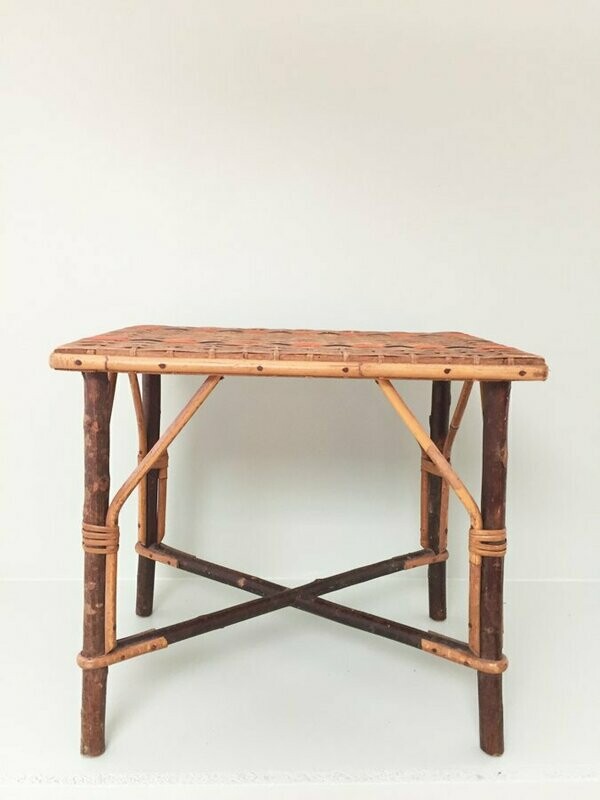 Table enfant en rotin et bois 1920