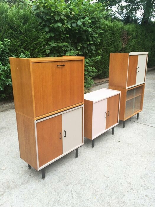 Meubles modulables esprit «Pierre Guariche»