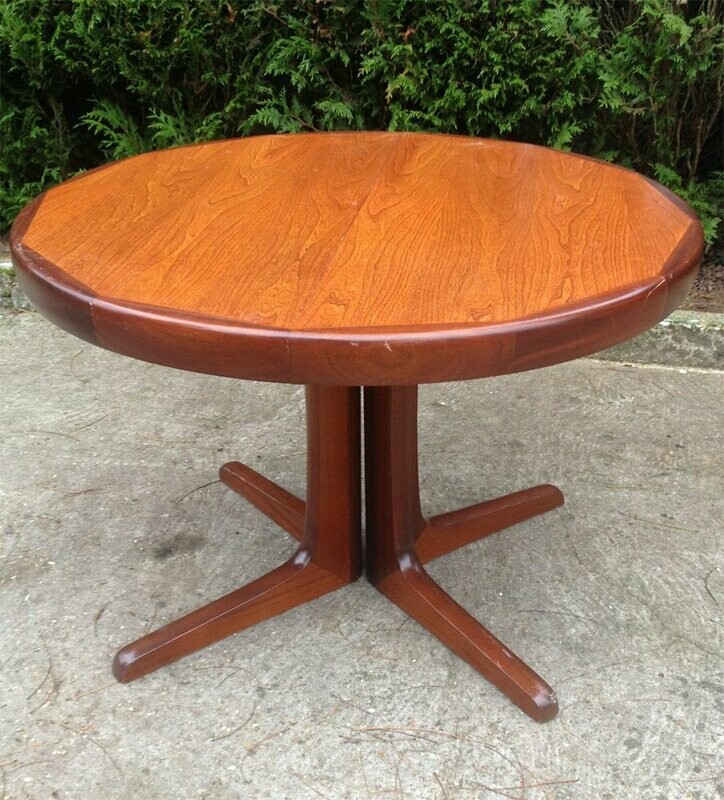 Table en teck style Henning KJAERNULF, 1960