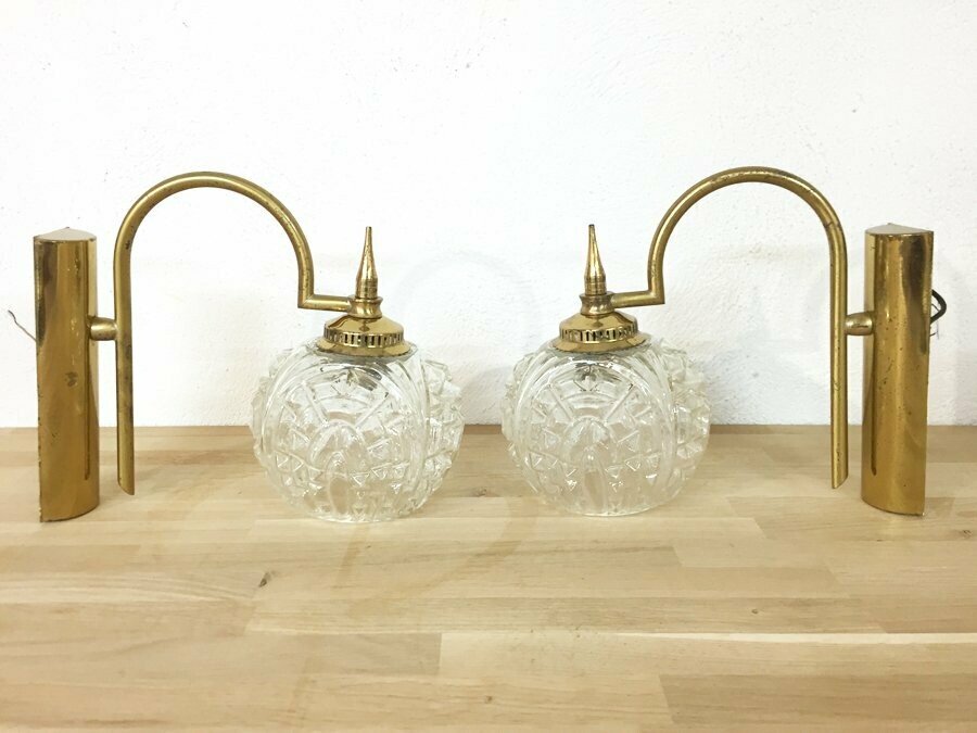Paire d'appliques laiton doré et verre, 1970