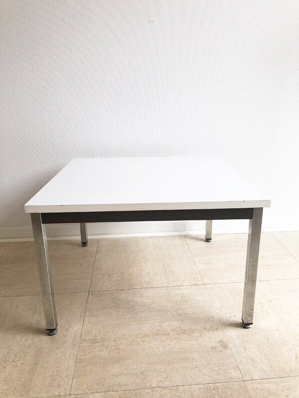 Table d’appoint formica et chrome, 1970