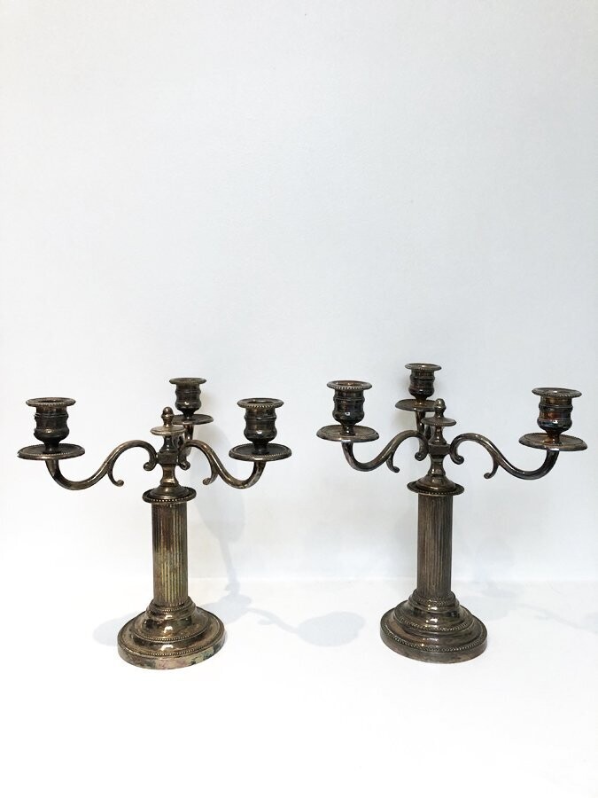 Paire de bougeoirs en métal argenté, 1950
