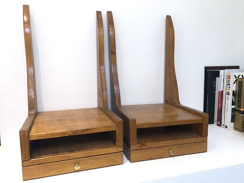 Paire de chevets suspendus 1950