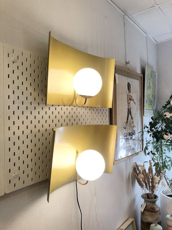 Paire d’appliques style art déco dorée, 1970