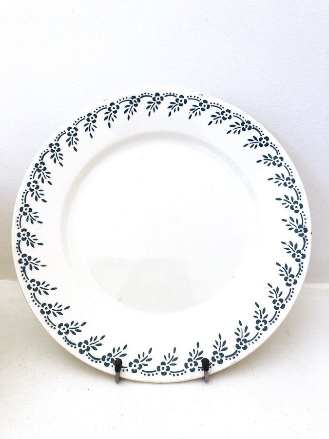 Assiette plate terre de fer, modele fleuri vert