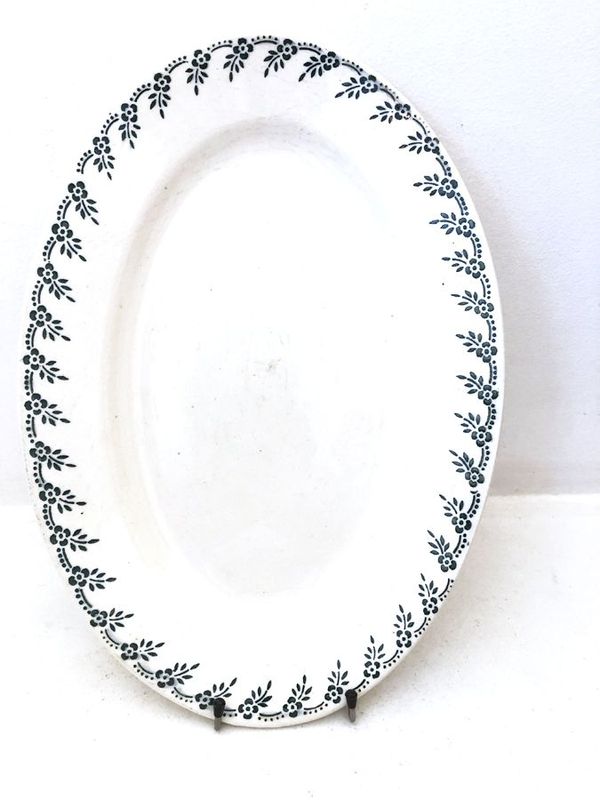 Plat ovale terre de fer, début 20eme