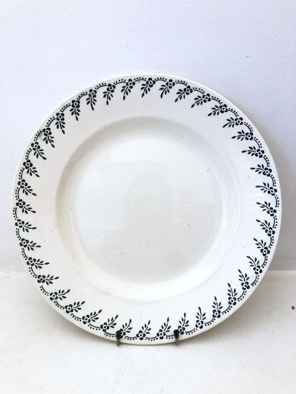 Plat terre de fer fleuri