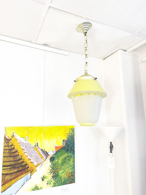 Suspension opaline jaune, 1950