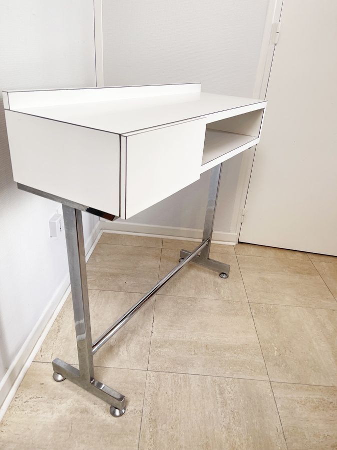 Bureau d'appoint blanc minimaliste, 1970