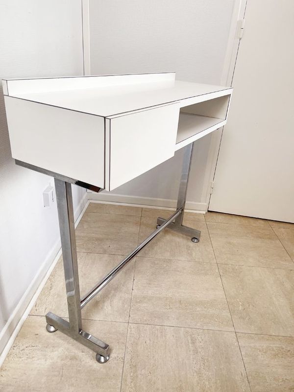 Bureau d'appoint blanc minimaliste, 1970