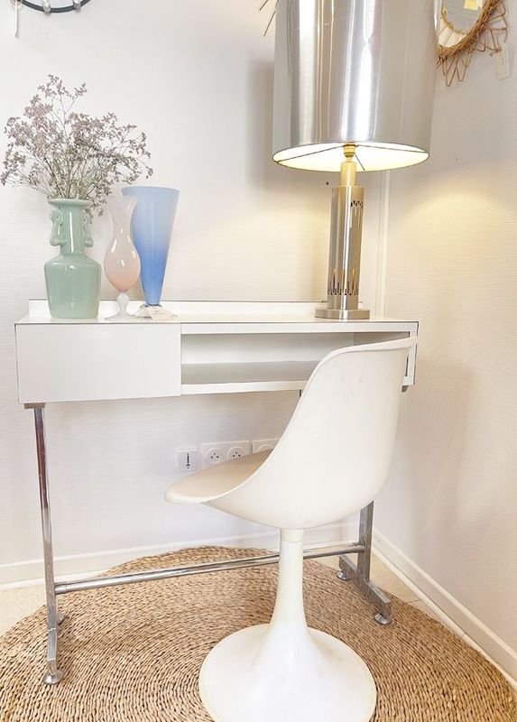Bureau d'appoint blanc minimaliste, 1970