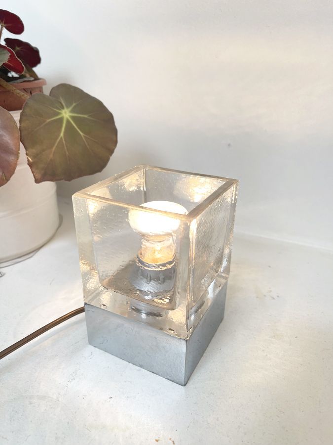 Lampe cube en verre et chrome, circa 1970