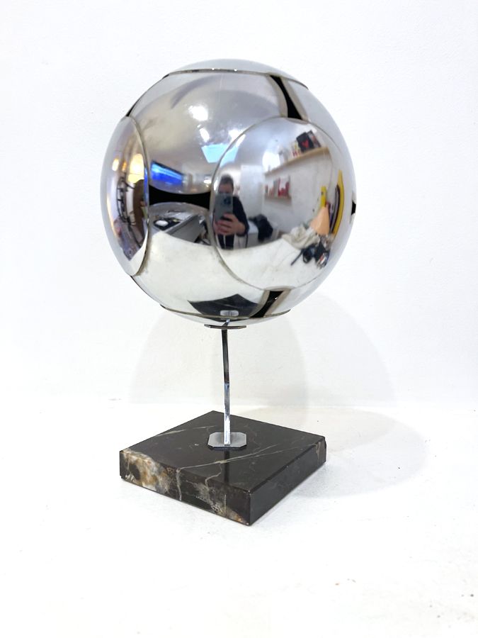 Trophée de foot vintage sur marbre– circa 1970