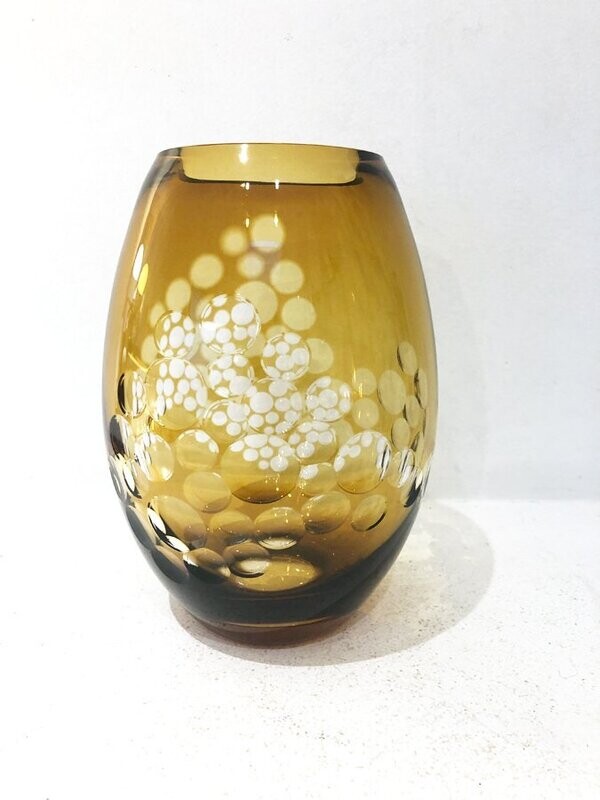 Grand vase en cristal taillé ambre fumé, Borské Sklo attribué – Tchécoslovaquie, années 70 Grand vase en cristal taillé ambre fumé, Borské Sklo attribué – Tchécoslovaquie, années 70