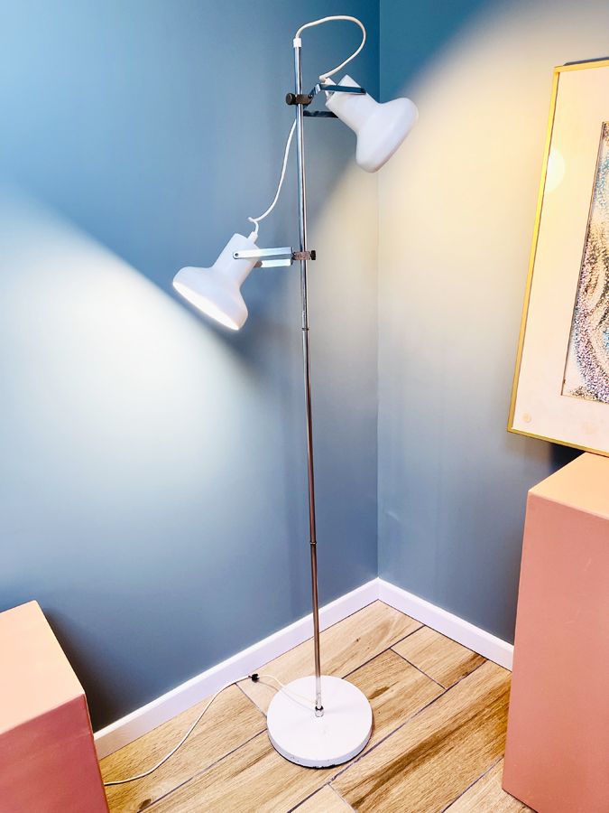 Lampadaire en métal chromé et blanc, circa 1970