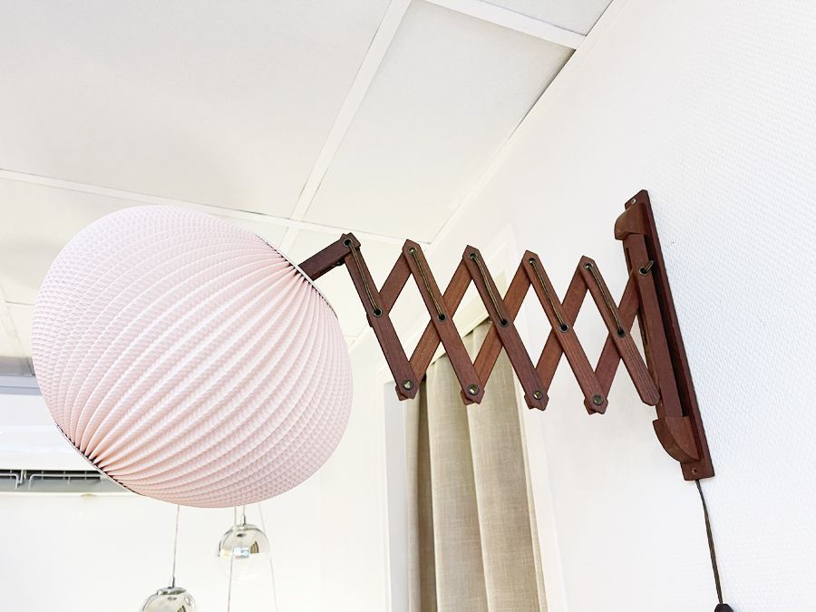 Applique accordéon scandinave en teck – abat-jour cocon années 60