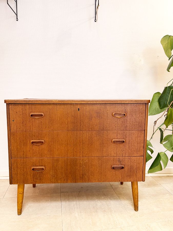 Petite commode scandinave vintage en teck – années 60