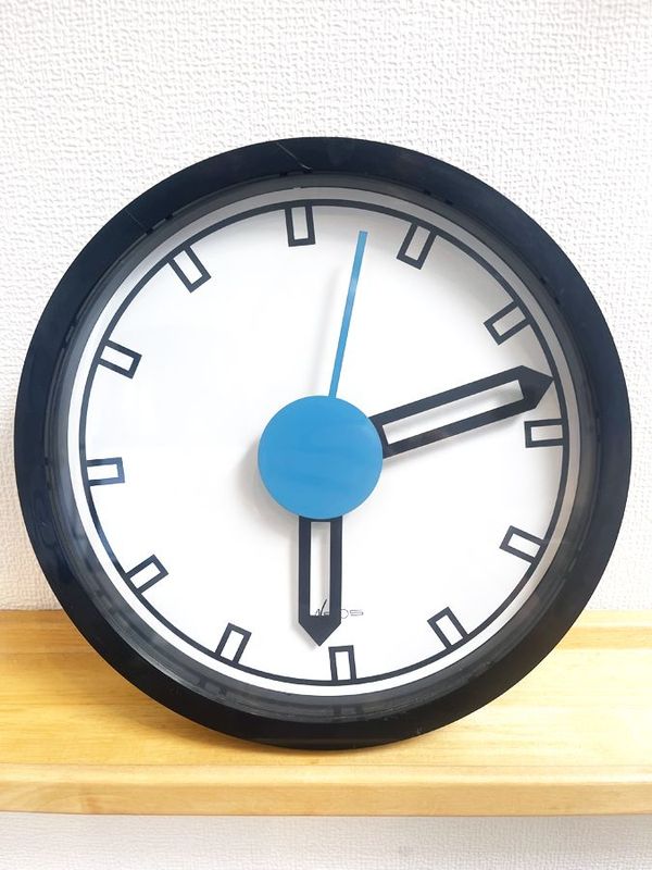 Horloge Memphis Neos by Lorenz – Italie, années 80 Horloge Memphis Neos by Lorenz – Italie, années 80