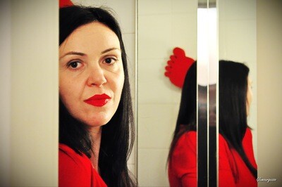 Ilaria SLC - VIDEO 03: Woman in red
