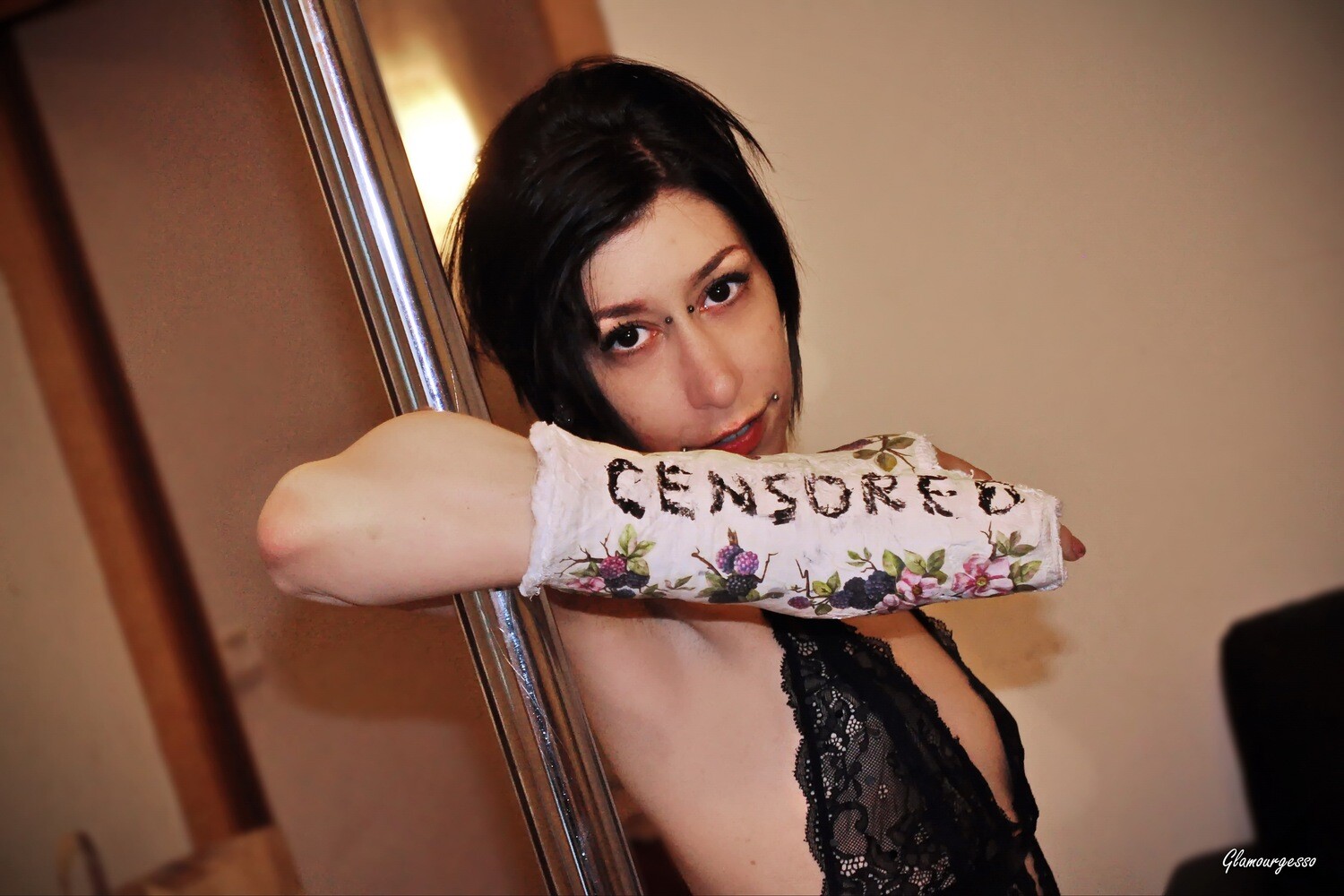 Emily Medical SAFS - VIDEO 04: Sexy poledancer