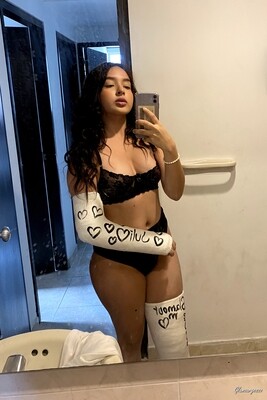 Juliana LLC+LAC - VIDEO 02:  All for my toes
