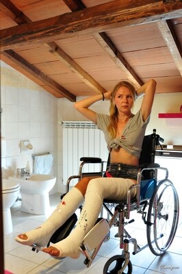 Svitlana LLC+SLC - VIDEO 02: Getting used to wheelchair